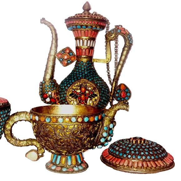 Antique lovers: Tibet China Tea Pot & 2 cup set with TRUE ONYX CORAL TURQUOISE - Picture 2 of 3